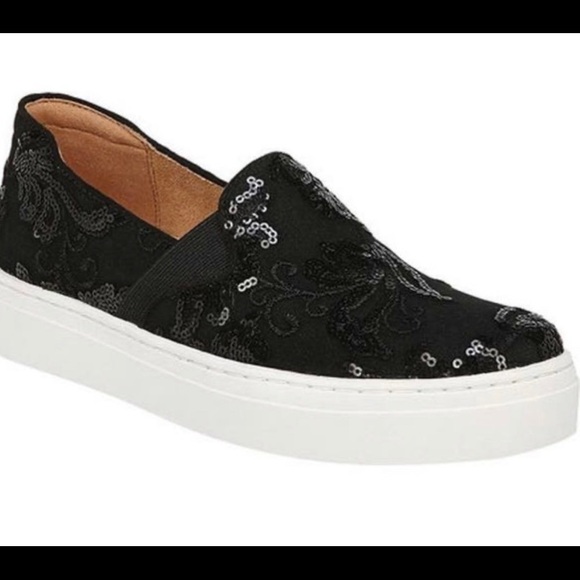 naturalizer carly black